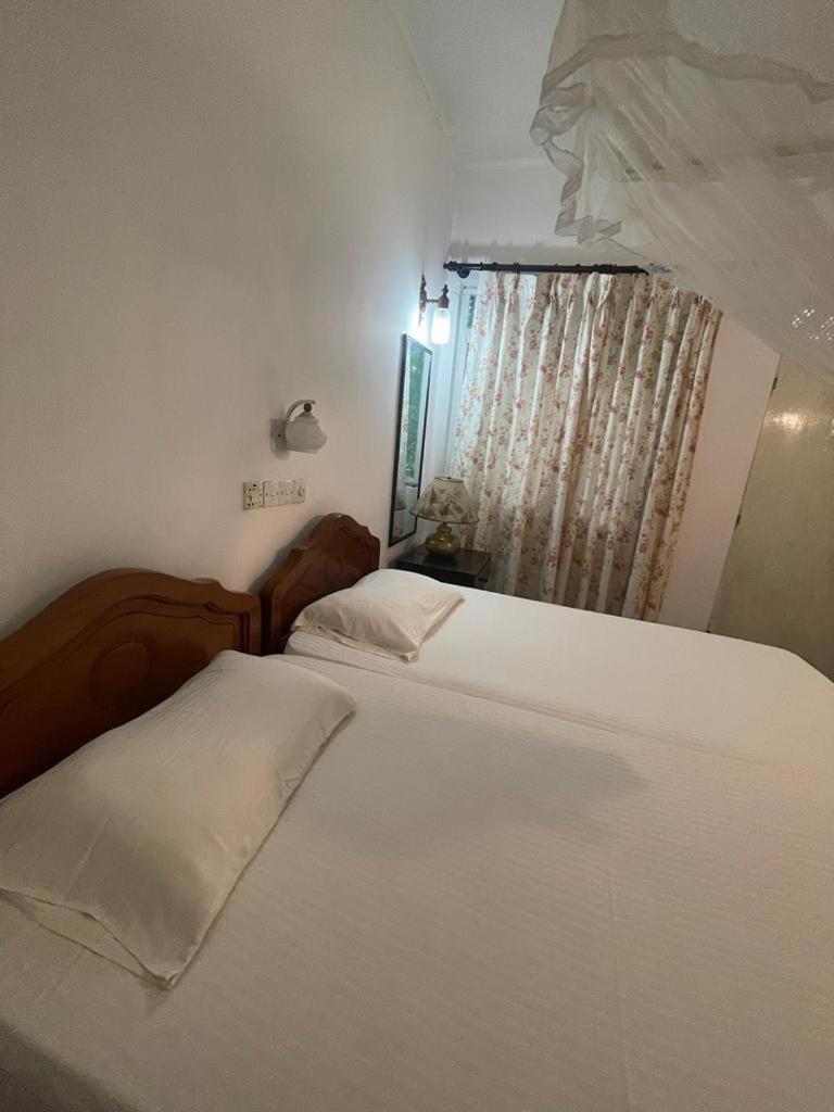 Kandy Inn Madugalle'S Family Guest House Екстер'єр фото