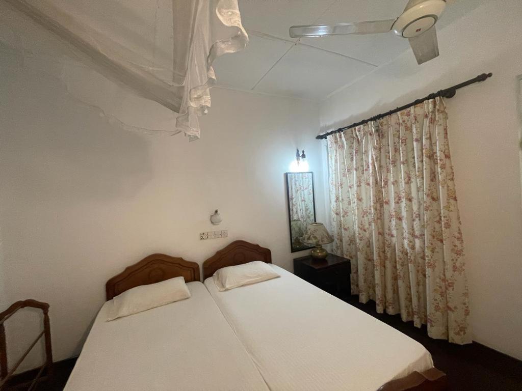 Kandy Inn Madugalle'S Family Guest House Екстер'єр фото