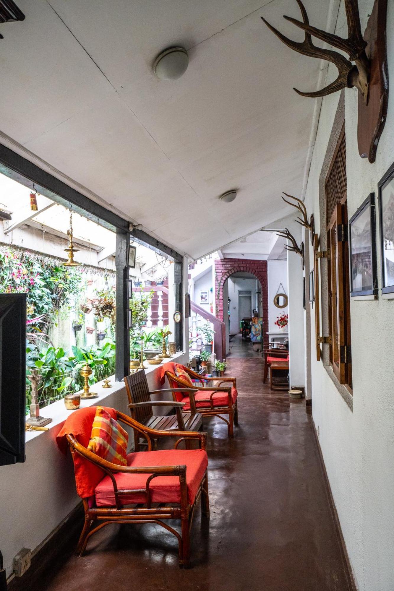 Kandy Inn Madugalle'S Family Guest House Екстер'єр фото