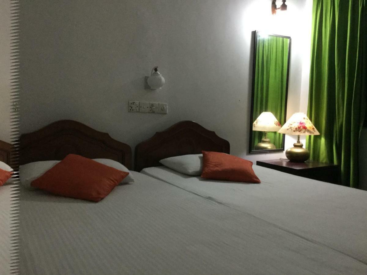 Kandy Inn Madugalle'S Family Guest House Екстер'єр фото