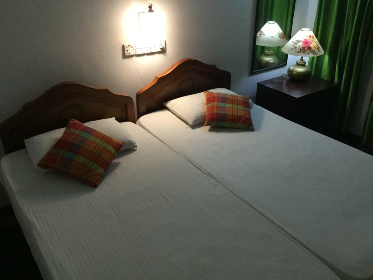 Kandy Inn Madugalle'S Family Guest House Екстер'єр фото